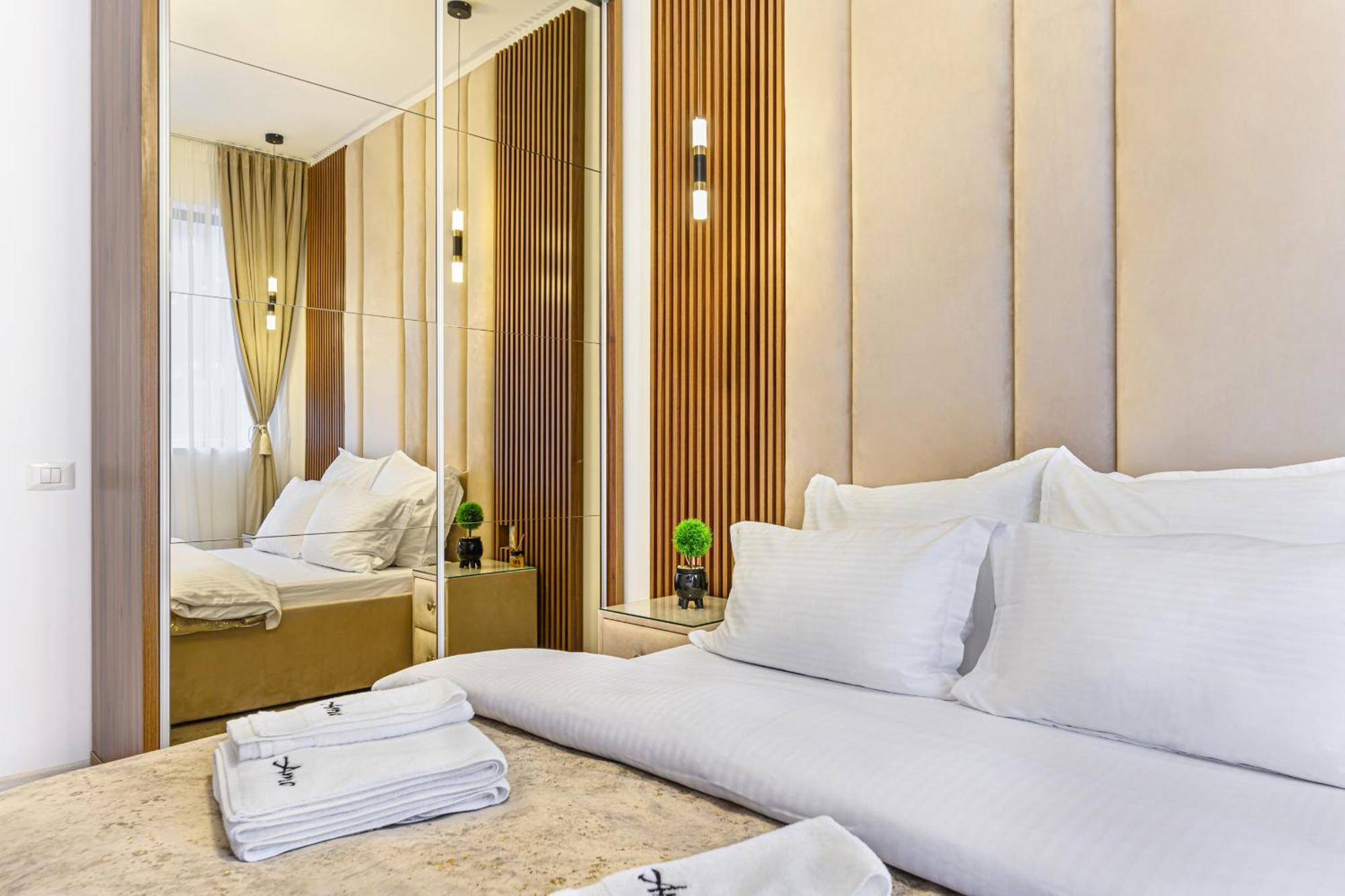 Ama Garden Apartment Buşteni エクステリア 写真