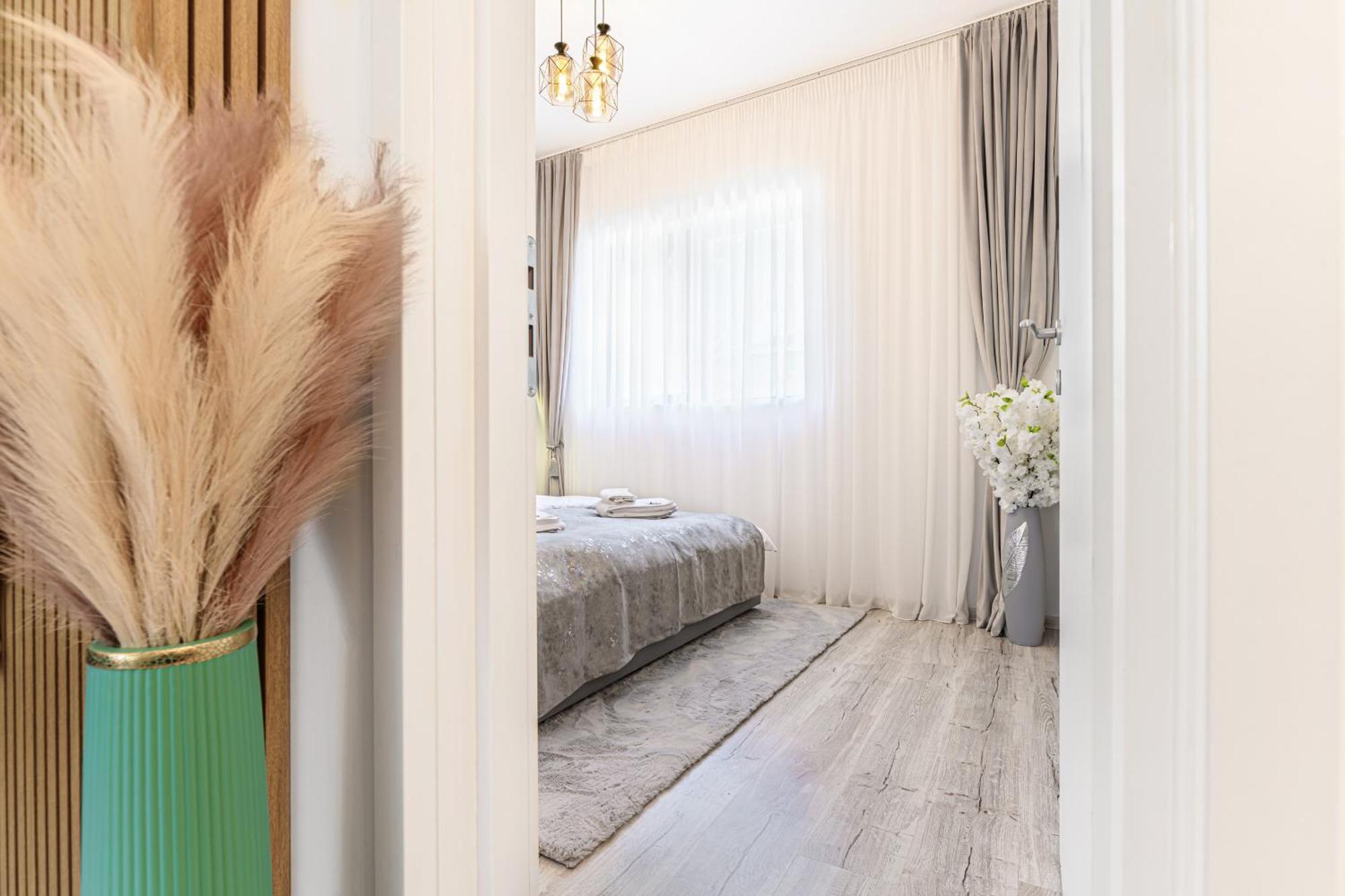 Ama Garden Apartment Buşteni エクステリア 写真