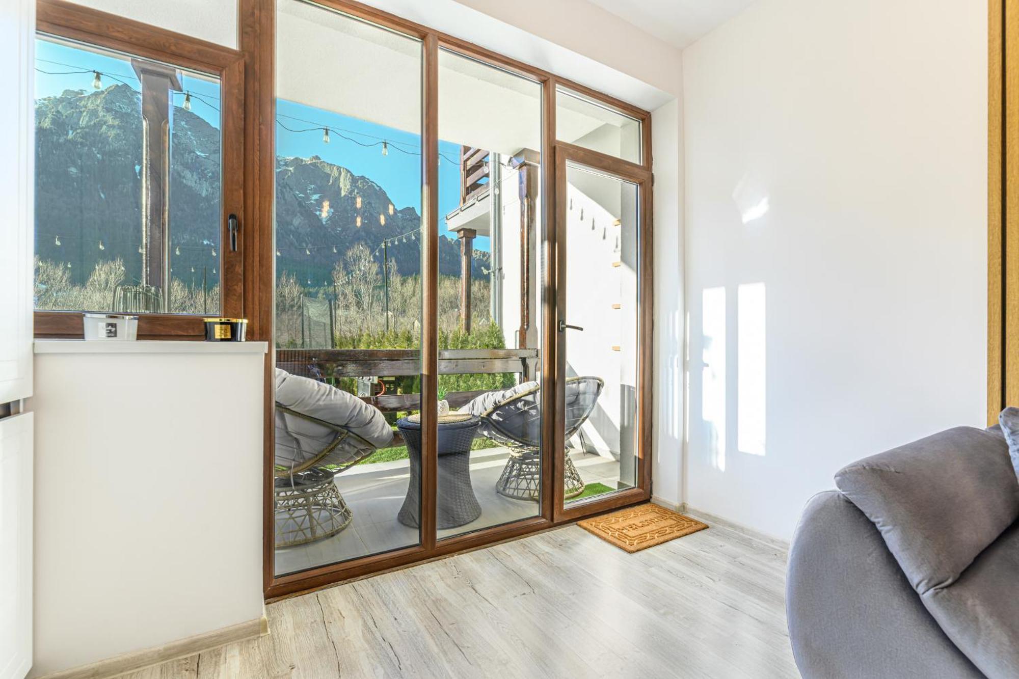 Ama Garden Apartment Buşteni エクステリア 写真