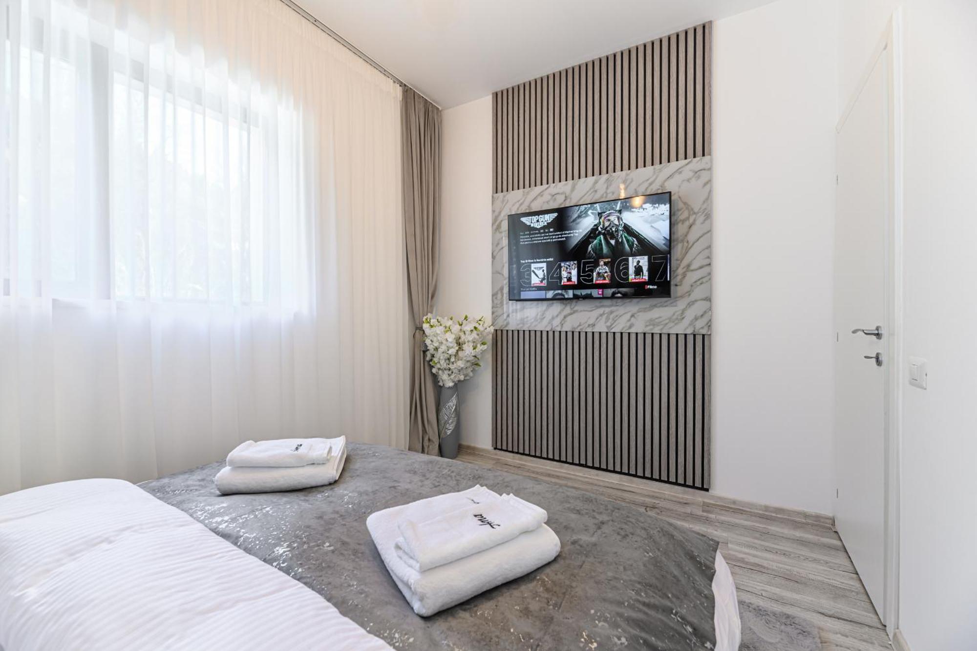 Ama Garden Apartment Buşteni エクステリア 写真