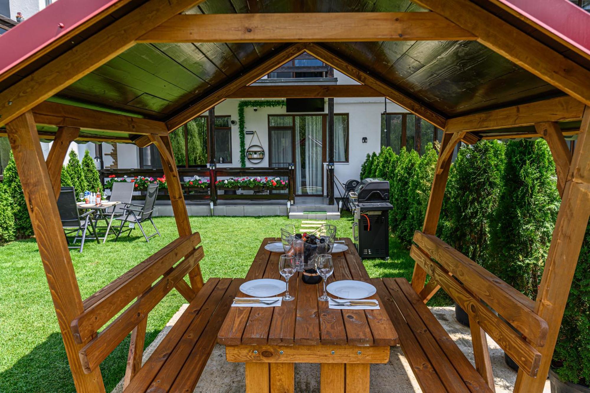Ama Garden Apartment Buşteni エクステリア 写真